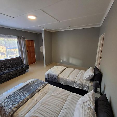 Rocky Hills Guesthouse Piet Retief Exterior foto