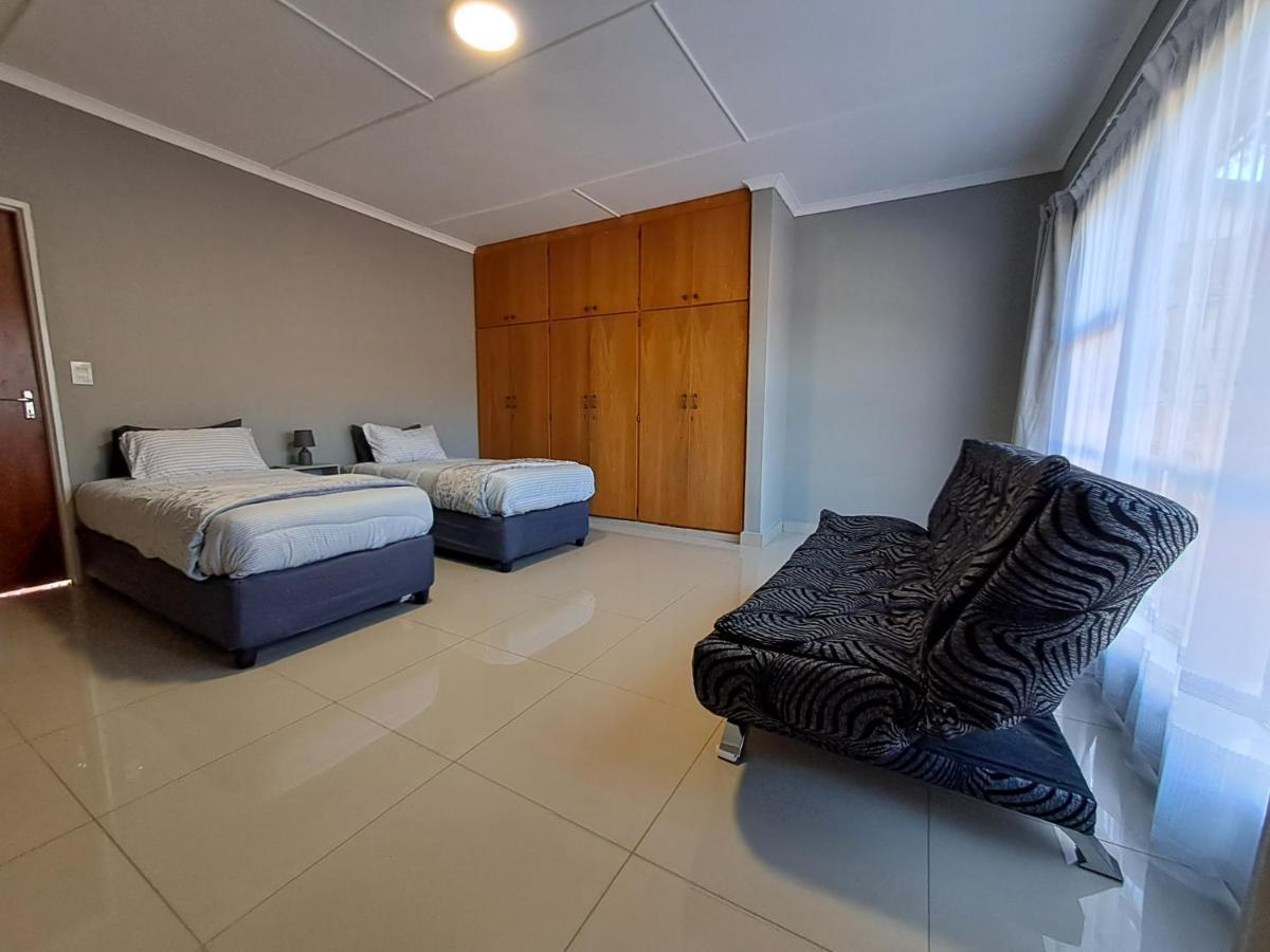 Rocky Hills Guesthouse Piet Retief Exterior foto