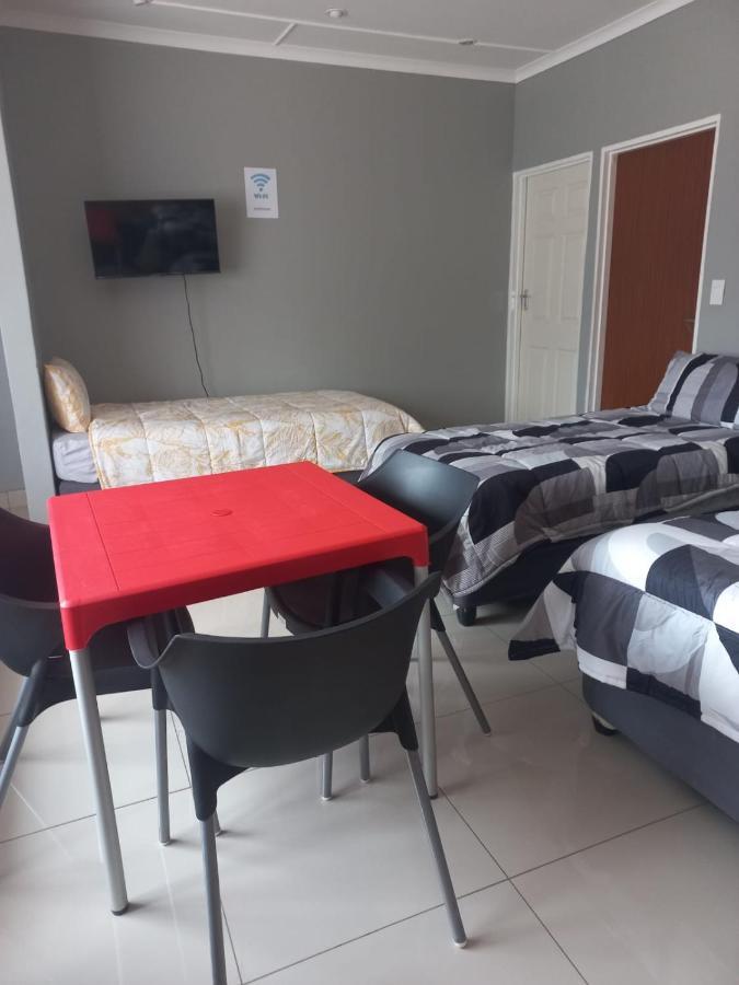 Rocky Hills Guesthouse Piet Retief Exterior foto