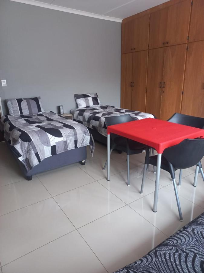 Rocky Hills Guesthouse Piet Retief Exterior foto