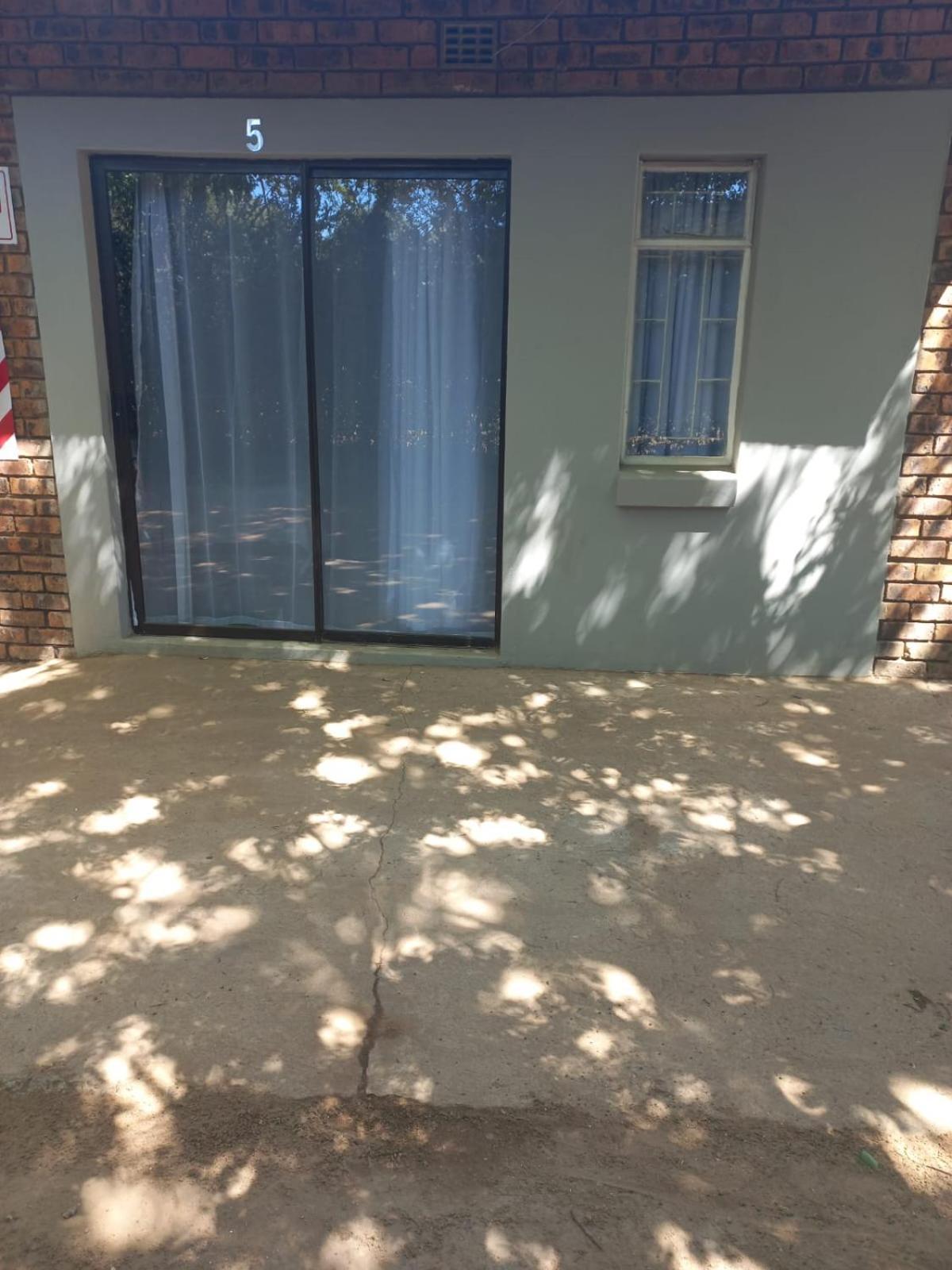 Rocky Hills Guesthouse Piet Retief Exterior foto